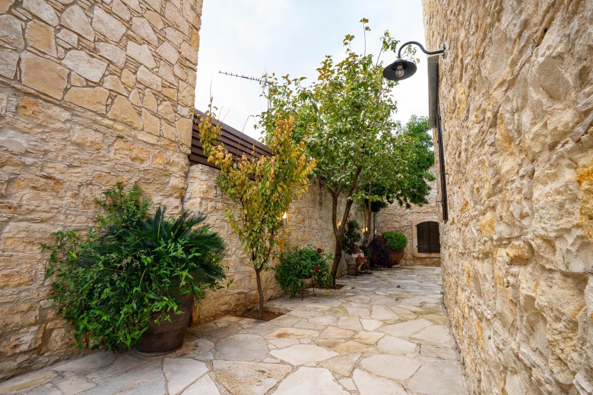 Oinoessa Traditional Boutique Guest Houses Лофу Екстер'єр фото